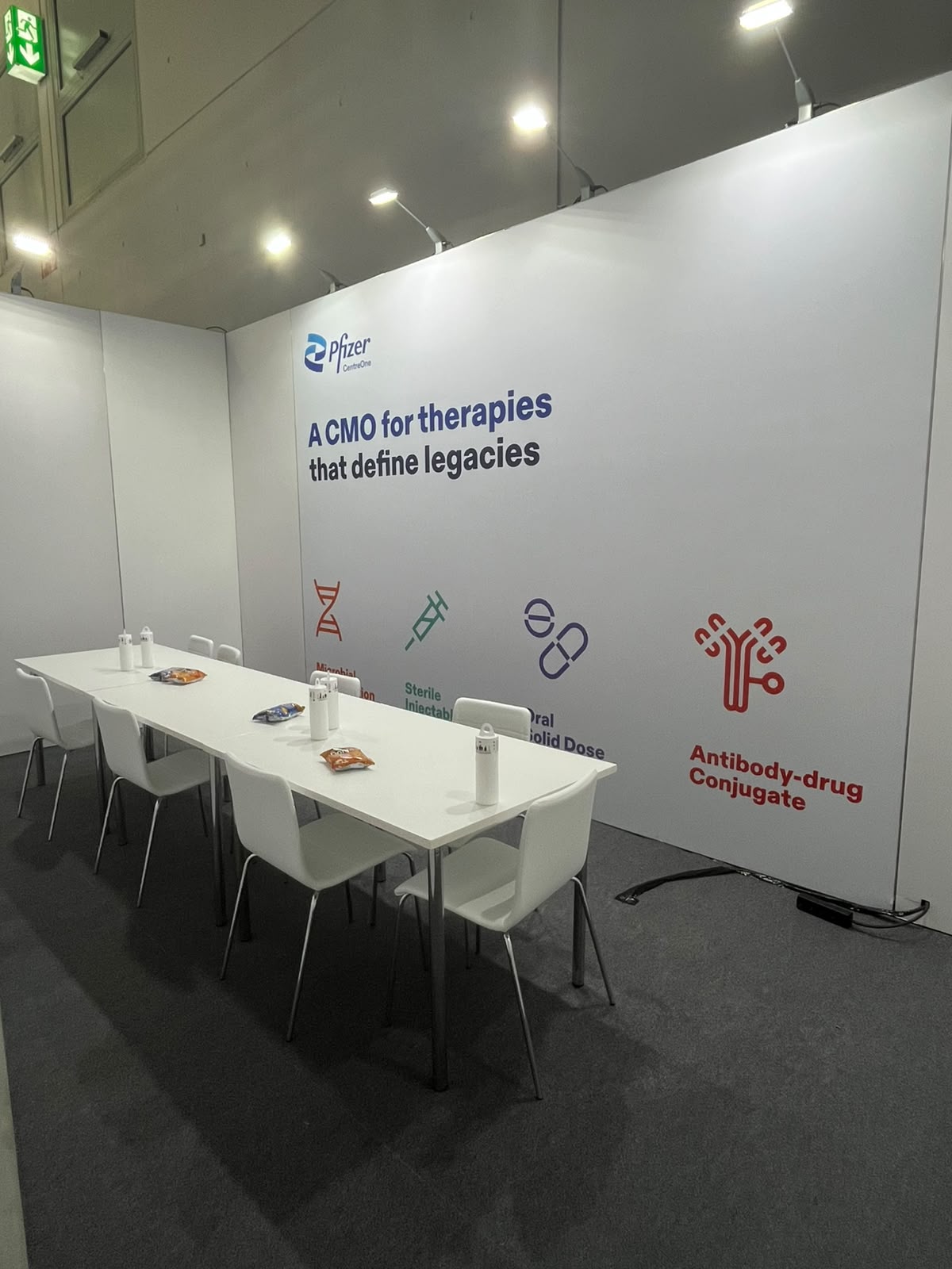 Standard Meeting Room